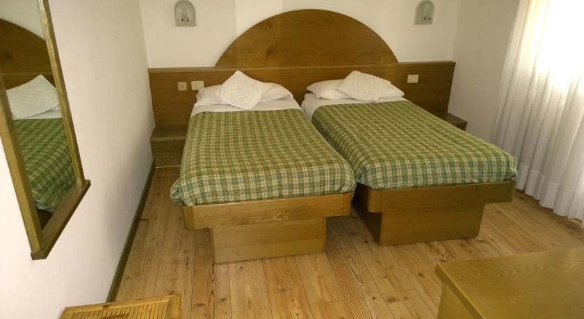 LA FELCE B&B Hotel Carisolo Zimmer foto
