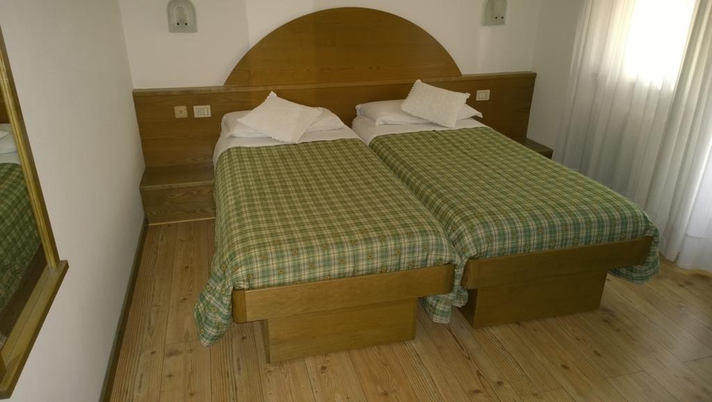 LA FELCE B&B Hotel Carisolo Zimmer foto