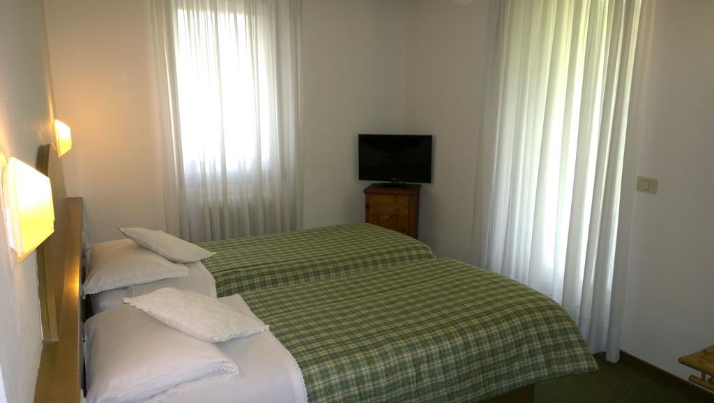 LA FELCE B&B Hotel Carisolo Zimmer foto