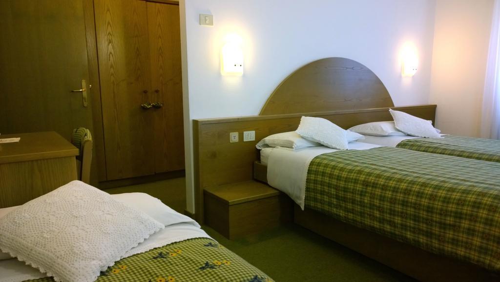 LA FELCE B&B Hotel Carisolo Zimmer foto