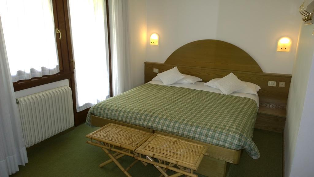 LA FELCE B&B Hotel Carisolo Zimmer foto
